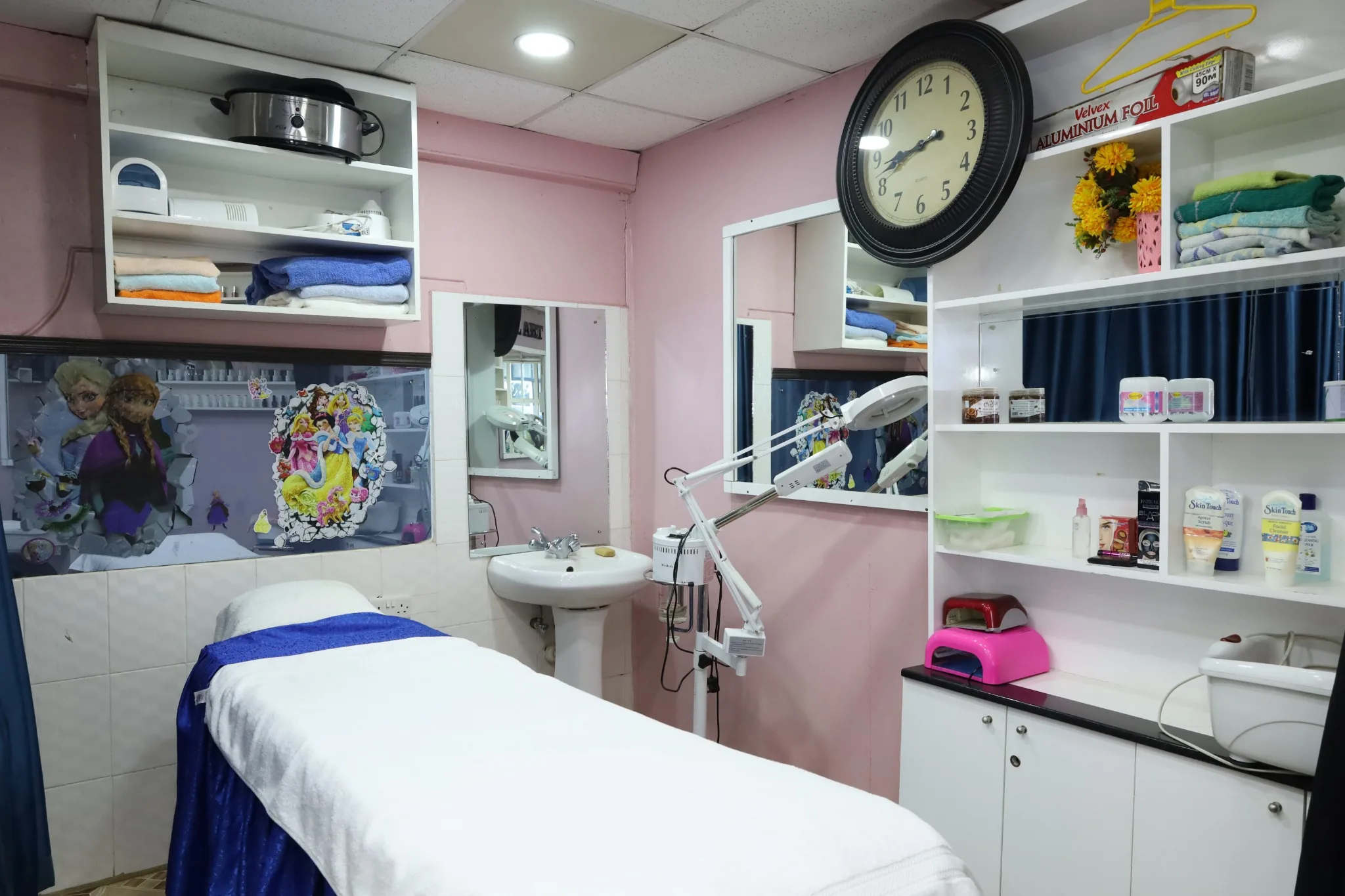 stardom-hotel-beauty-parlour-5