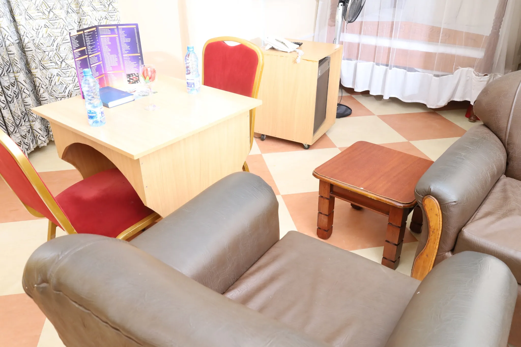 stardom-hotel-business-room-1